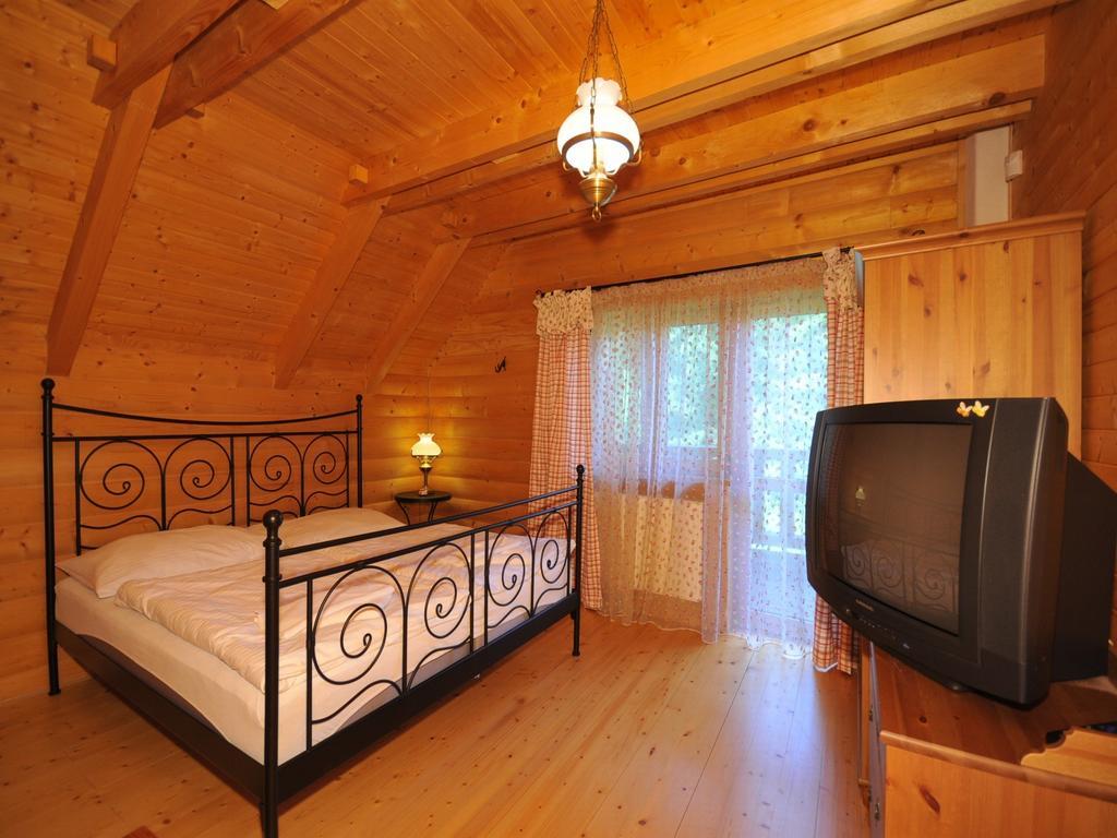 Zrubova Chata Tatry Stará Lesná Стая снимка